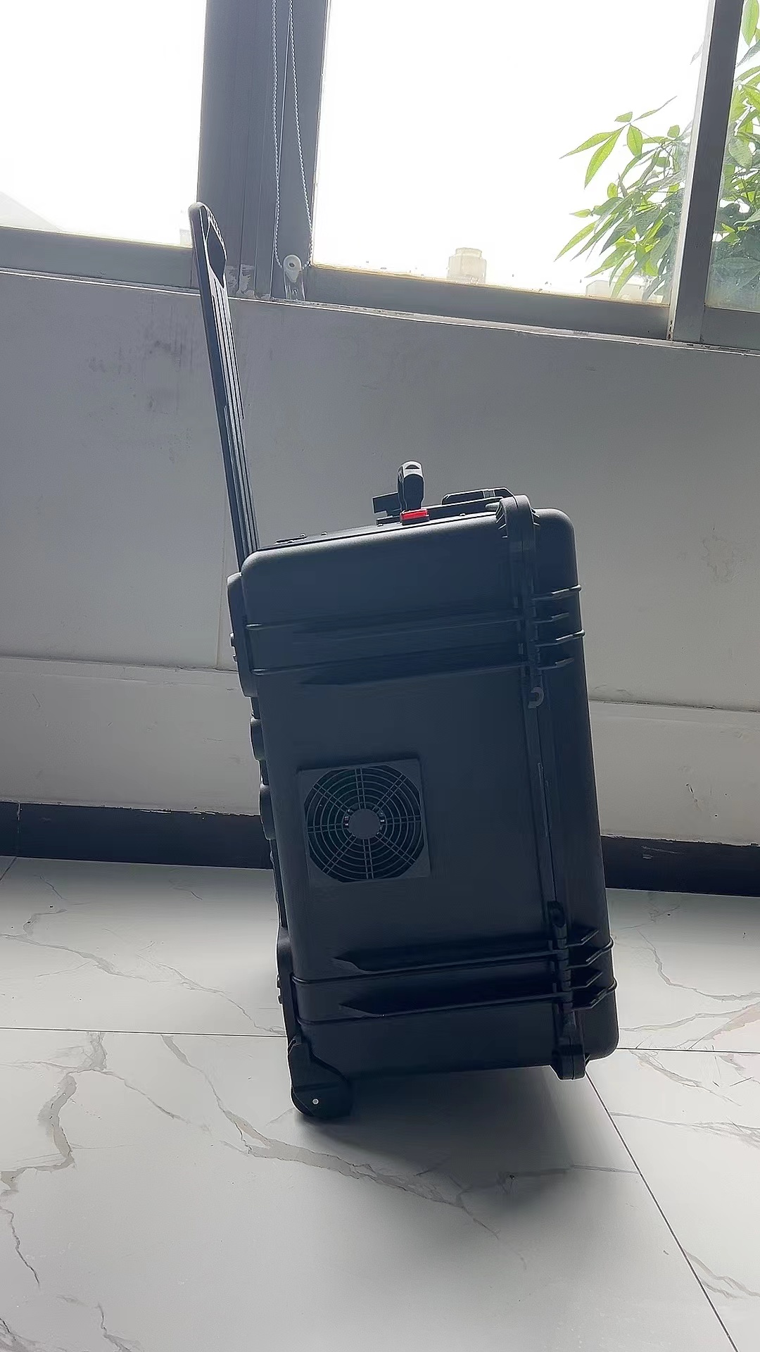 石狮手拉箱型移动通信干扰器